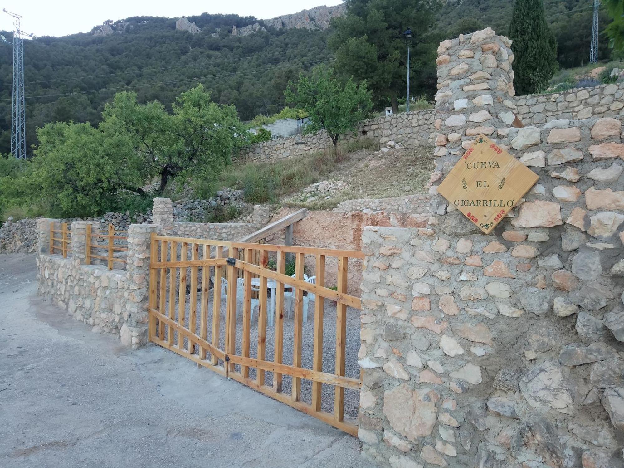 Casa/cueva El Cigarrillo Holiday home *